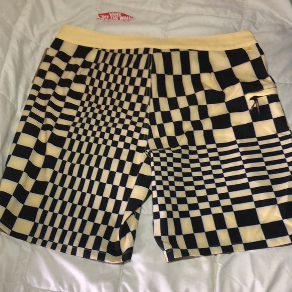 VANS NEW BOARDSHORTS SKEWED CHECKER MENS 33 WAIST ANTIQUE WHITE POCKET 18 in. - Picture 2 of 8